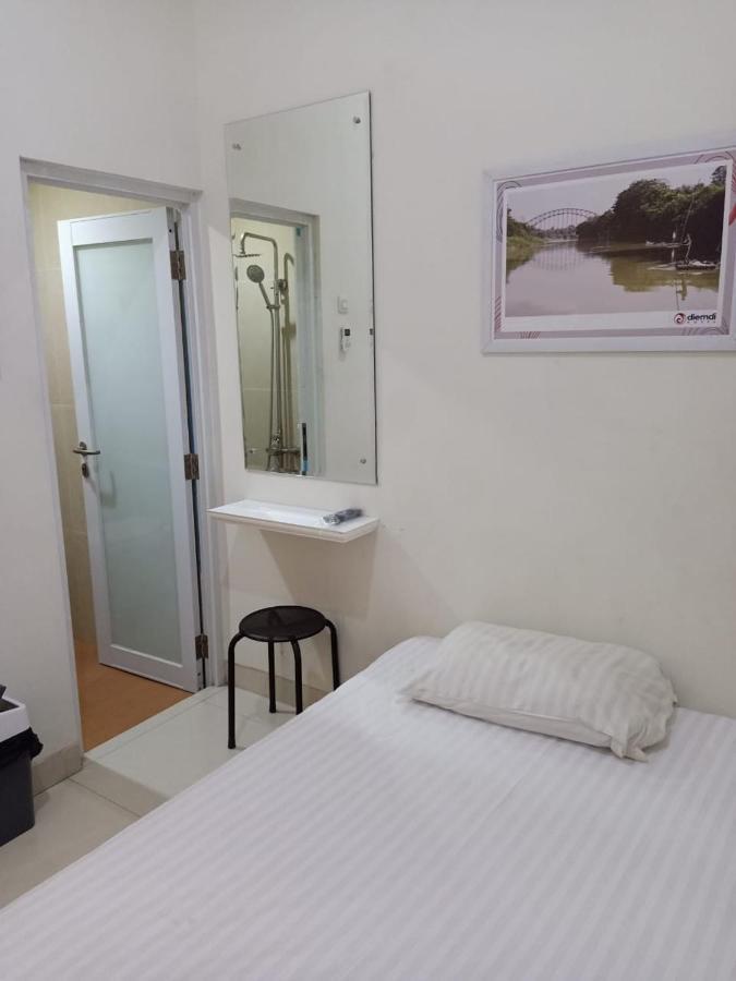 Kiara Cozy Hostel Бандунг Экстерьер фото